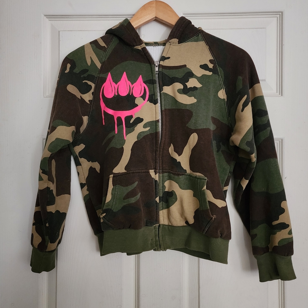 Vintage CLAW Money Graffiti Artist from NYC Camo Claw Crop Top Hoodie